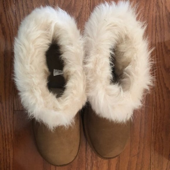 UGG Mini Toscana Cuff shearling Boots. Size: 8 - Picture 8 of 8